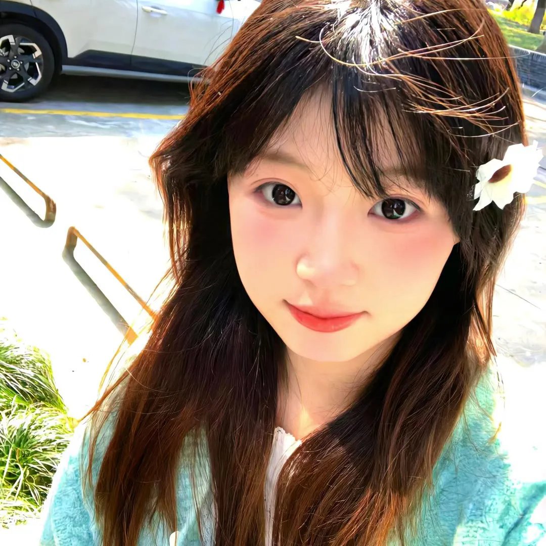 小姑娘艾萝依